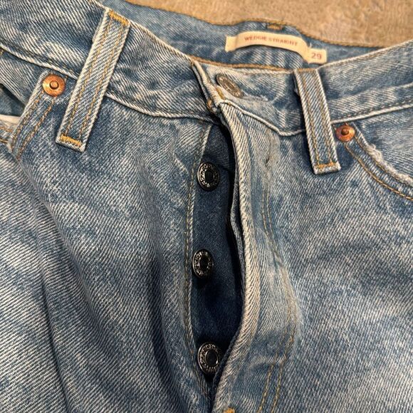 Levi’s Premium Wedgie Straight jeans size 29 distressed with button fly EUC - Picture 7 of 10